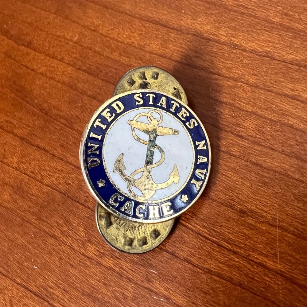 Vintage Gemsco NY United States Navy Cache Enamel Pin Anchor Military Insignia